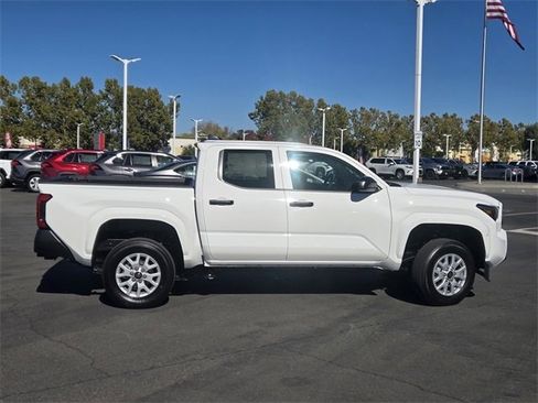 New 2025 Toyota Tacoma SR image 4