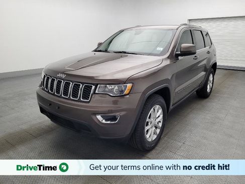Used 2021 Jeep Grand Cherokee Laredo image 1