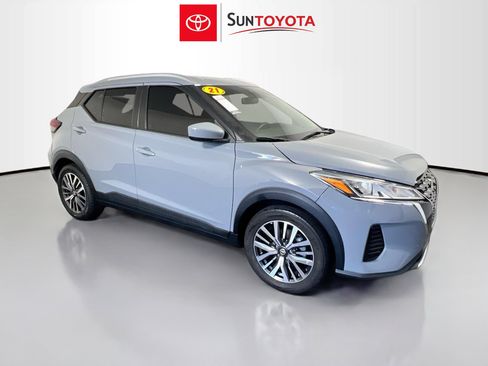 Used 2021 Nissan Kicks SV image 1