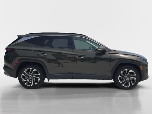 Certified 2025 Hyundai Tucson Limited FWD image 2