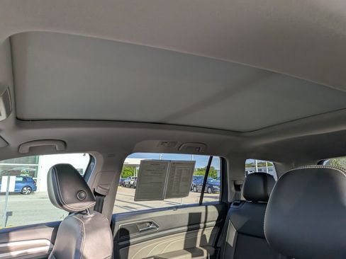 Certified 2023 Volkswagen Atlas SE w/ Panoramic Sunroof Package FWD image 19