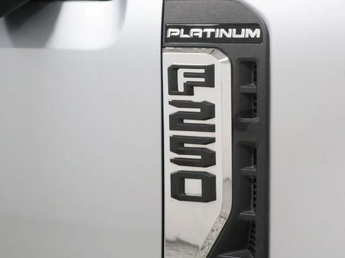 Used 2023 Ford F250 Platinum AWD/4WD image 34