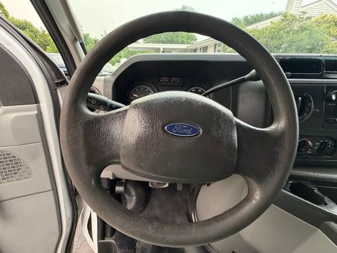 Used 2013 Ford E-250 and Econoline 250 RWD image 17