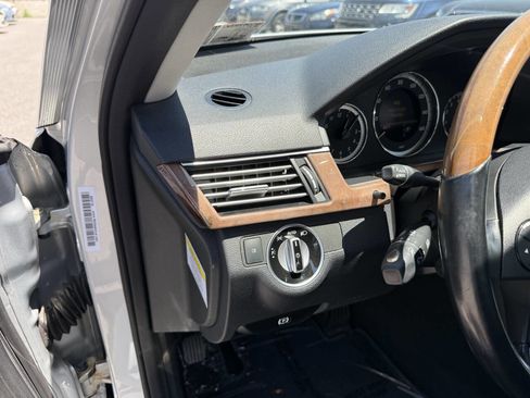 Used 2013 Mercedes-Benz E 350 4MATIC Sedan image 11