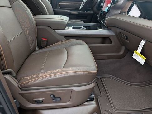 New 2026 RAM 2500 Limited AWD/4WD image 32