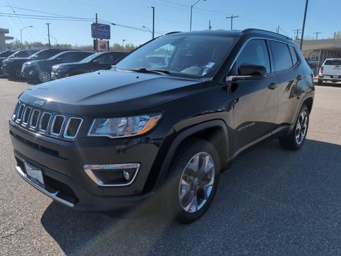 Used 2019 Jeep Compass Limited AWD/4WD image 2
