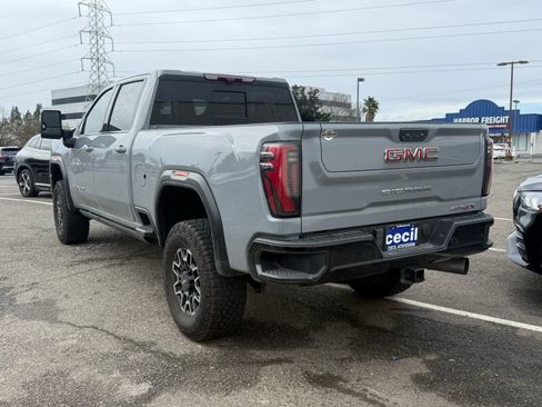 Used 2024 GMC Sierra 2500 AT4X image 3