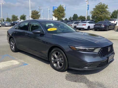 Used 2023 Honda Accord EX image 1
