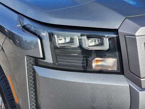 Used 2026 Nissan Frontier SV w/ Tow Package RWD image 10