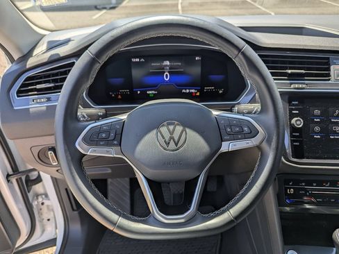 Used 2022 Volkswagen Tiguan SE AWD/4WD image 13