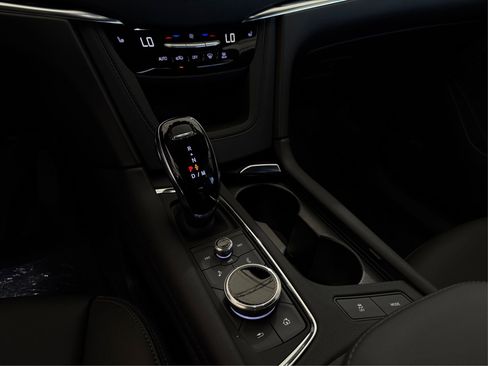 Used 2025 Cadillac XT6 Luxury image 29