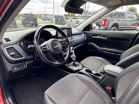 Used 2022 Kia Seltos S AWD/4WD image 15