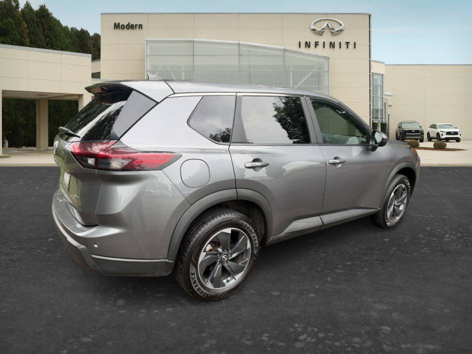 Used 2025 Nissan Rogue SV AWD/4WD image 5