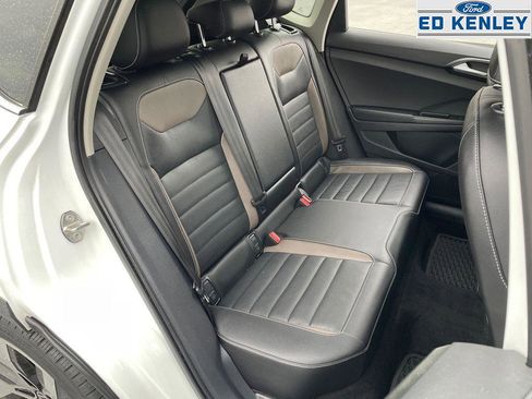 Used 2023 Volkswagen Taos SEL image 24