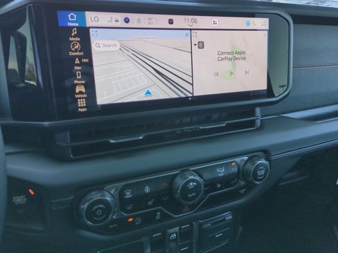 New 2025 Jeep Wrangler Unlimited Rubicon w/ Steel Bumper Group image 12