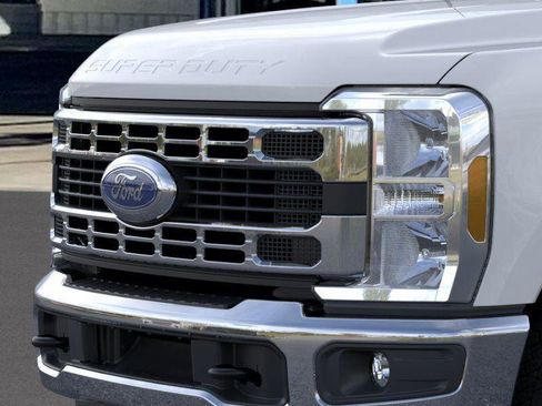 New 2026 Ford F250 XLT w/ FX4 Off-Road Package image 17