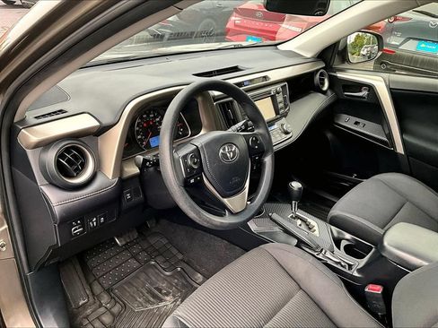 Used 2015 Toyota RAV4 XLE AWD/4WD image 8