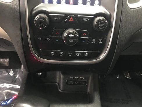 Used 2020 Dodge Durango SXT image 21