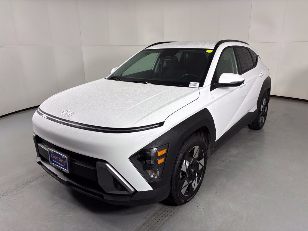 Used 2025 Hyundai Kona SEL FWD image 4