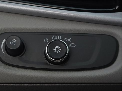 Used 2018 Chevrolet Volt LT w/ LT Driver Confidence Package image 17