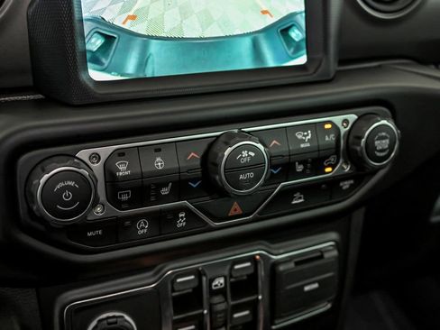 Used 2023 Jeep Gladiator Sport AWD/4WD image 21