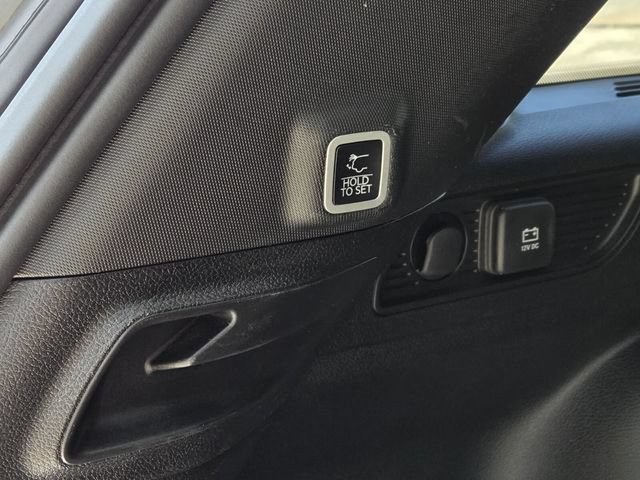 Used 2025 Jeep Grand Cherokee Altitude AWD/4WD image 12