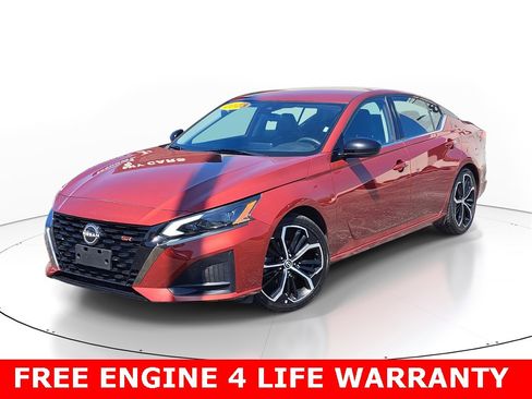 Used 2023 Nissan Altima 2.5 SR image 1