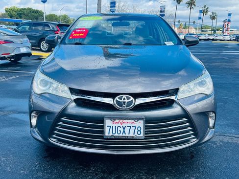 Used 2017 Toyota Camry LE image 2