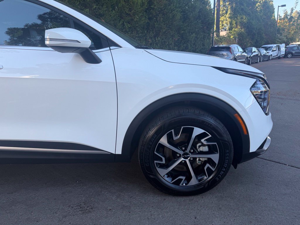 Used 2025 Kia Sportage EX AWD/4WD image 3