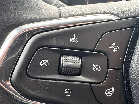 Used 2024 Chevrolet Trax ACTIV w/ Sunroof Package FWD image 17