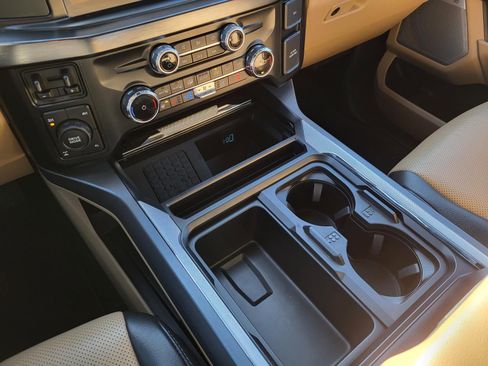 Used 2024 Ford F250 Lariat w/ FX4 Off-Road Package image 34