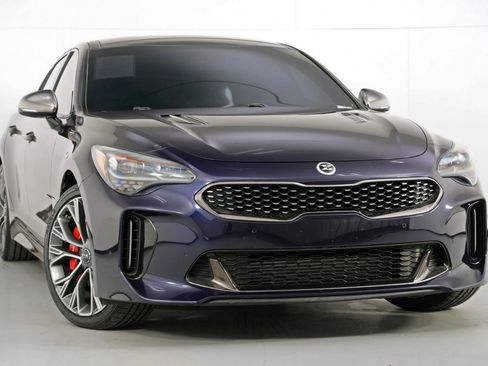 Used 2020 Kia Stinger GT image 2