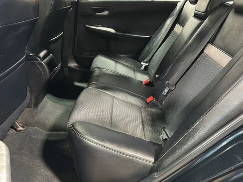 Used 2013 Toyota Camry SE image 11
