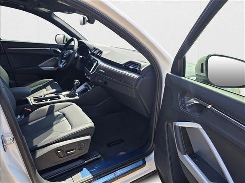 New 2025 Audi Q3 2.0T Premium image 12