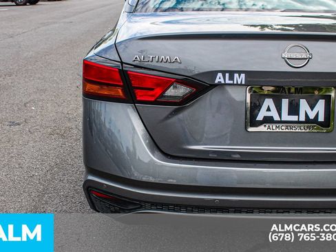 Used 2024 Nissan Altima 2.5 SV FWD image 12