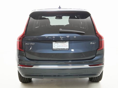 Certified 2025 Volvo XC90 B6 Ultra image 8