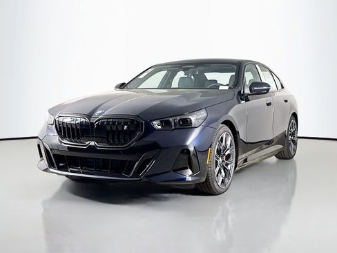 New 2026 BMW i5 eDrive40 w/ Executive Package RWD image 3
