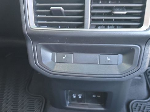 New 2026 Volkswagen Atlas Cross Sport SEL Premium R-Line image 8