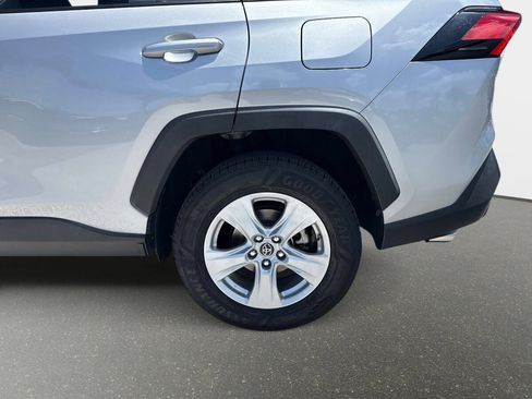 Used 2019 Toyota RAV4 XLE AWD/4WD image 10