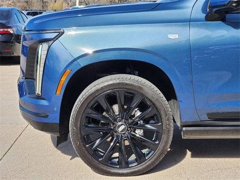 Used 2026 Cadillac Escalade Platinum Sport w/ LPO, ONYX Package image 5