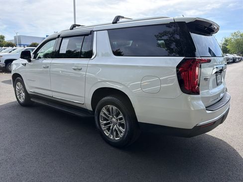 Used 2022 GMC Yukon XL SLT w/ SLT Premium Package AWD/4WD image 8