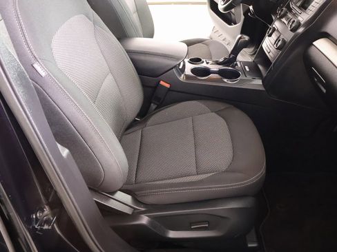 Used 2019 Ford Explorer XLT image 13