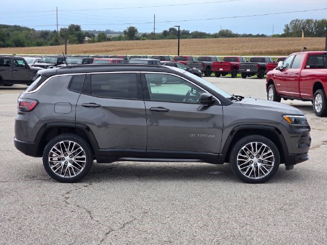 Certified 2023 Jeep Compass Limited w/ Elite Group AWD/4WD image 9
