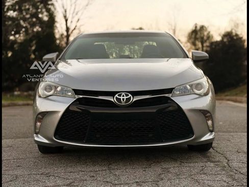 Used 2015 Toyota Camry SE image 4