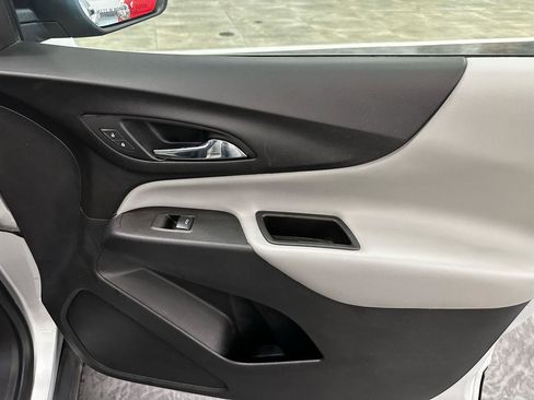 Used 2021 Chevrolet Equinox LS w/ LS Convenience Package image 15