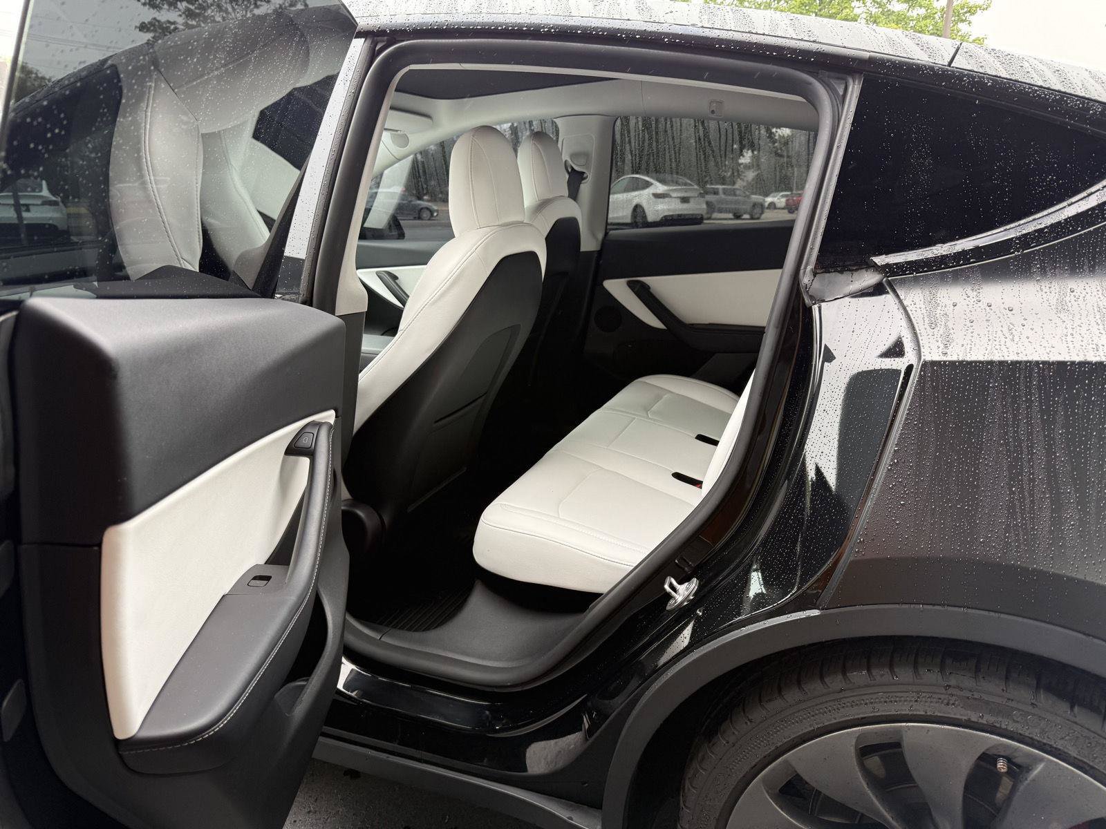 Used 2022 Tesla Model Y Performance AWD/4WD image 22