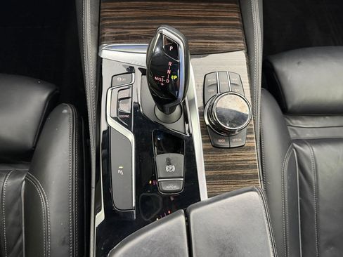 Used 2018 BMW M550i xDrive image 17