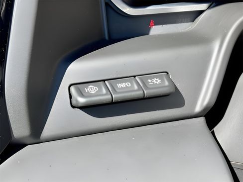 Used 2024 GMC Sierra 2500 Denali w/ Technology Package image 11