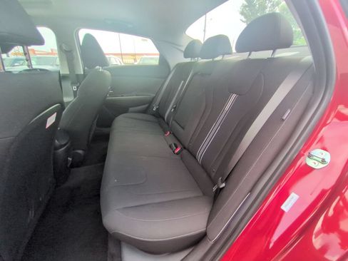 Used 2025 Hyundai Elantra SEL FWD image 28