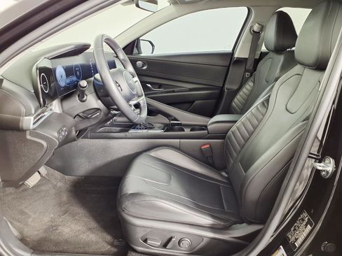 Certified 2023 Hyundai Elantra Limited FWD image 17